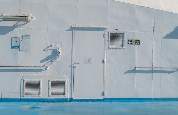 Solutions sur mesure pour chaque défi en portes industrielles